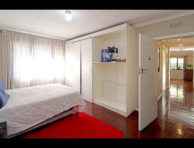 3 BEDROOM HOUSE FOR SALE IN KENSINGTON